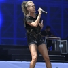Carrie-Underwood---Performing-on-the-Pyramid-Stage-at-Glastonbury-Festival-06.jpg
