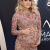 Carrie-Underwood_-2018-CMA-Awards--11.jpg