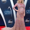 carrie-underwood-at-52nd-annual-cma-awards-at-the-bridgestone-arena-in-nashville-8.jpg