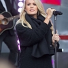 Carrie-Underwood_-Performing-for-the-Sunrise-AFL-Grand-Final-Show--15-662x993.jpg